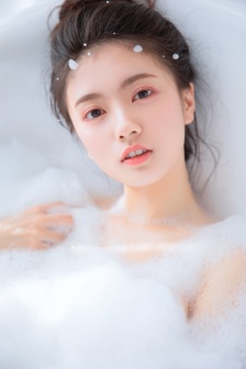 乳头今晚被老公挤出乳液后来有血
